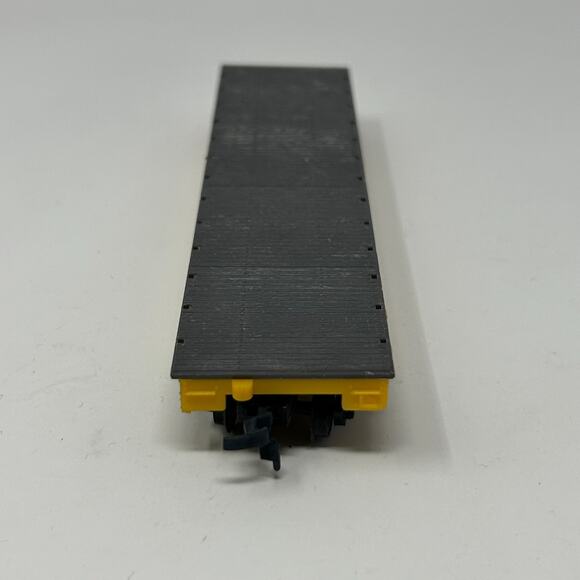 Trailer Train HO Gauge Flat Car Freight Scale Model Train Life Like Yellow - Picture 6 of 7